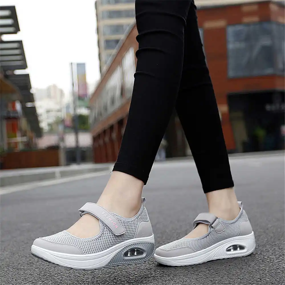 Women Formal Upper Wear - 36-41 Демисезонные цветные кроссовки Прогулочные коньки
