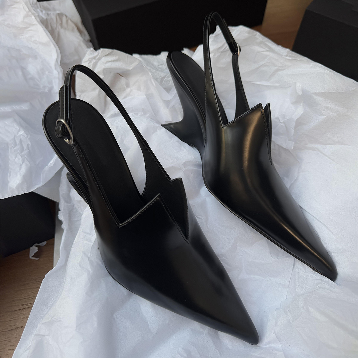 Женские туфли-лодочки с V-обра – обзор и цена Women Formal Upper Wear